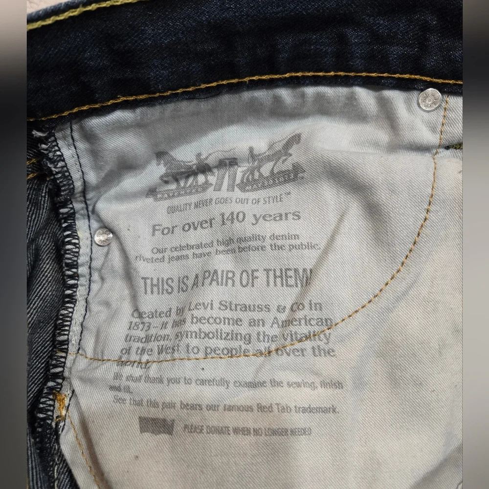 Levis these relaxed
